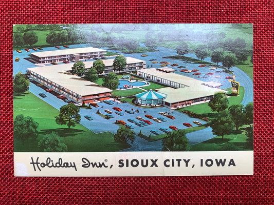 Sioux City, Iowa Holiday Inn Hotel Vintage Postcard