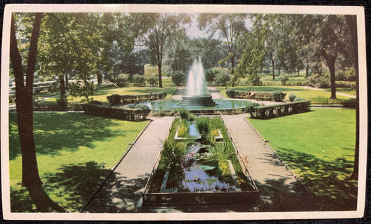 Kellogg Park and Fountain, Battle Creek, Michigan MI Vintage Postcard