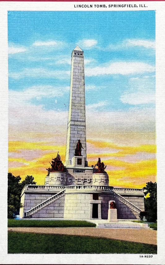 Lincoln Tomb - Springfield, Illinois - 1950s Linen Postcard