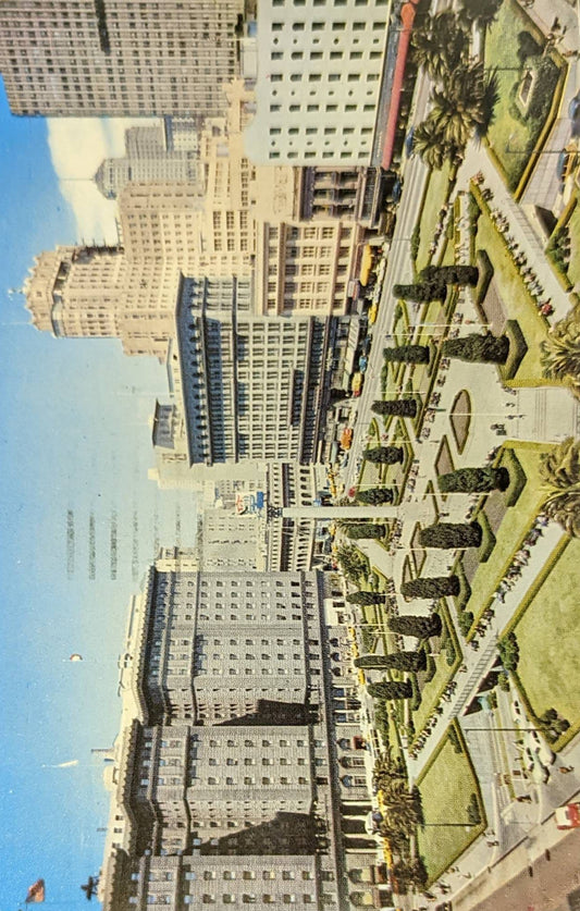 Union Square - San Francisco, California - Vintage Postcard