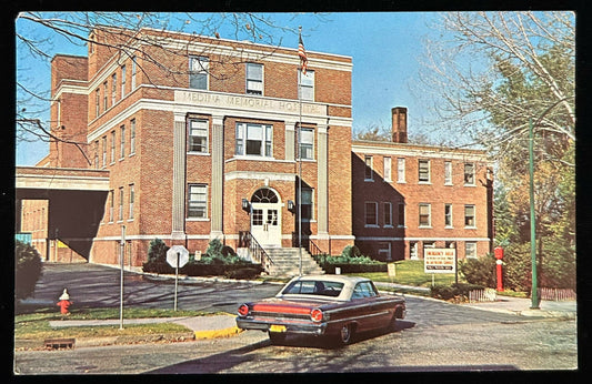Medina Memorial Hospital -  Medina, New York - Vintage Postcard