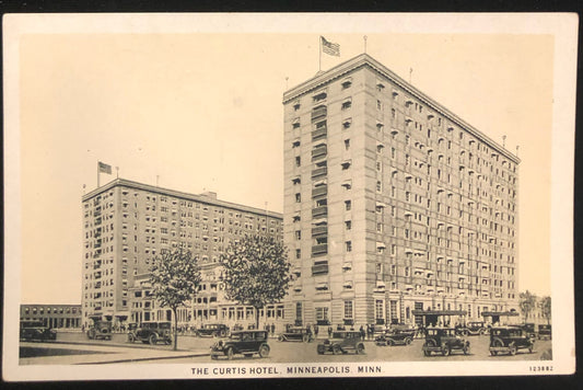 The Curtis Hotel, Minneapolis Minnesota Vintage Postcard