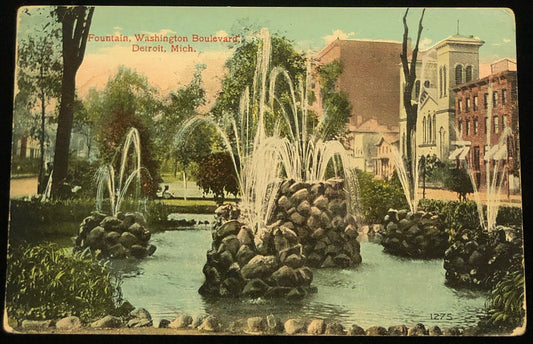 Fountain, Washington Boulevard, Detroit Michigan - Vintage 1910s Postcard