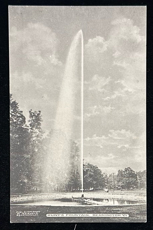 Hunt's Fountain, Bennington, Vermont - Vintage Linen Postcard Copy of Black and White Photo