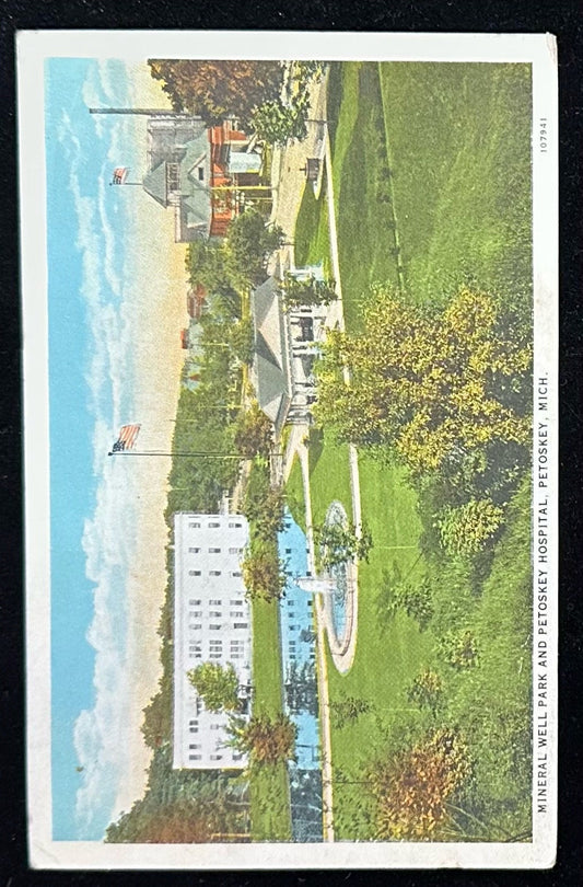 Mineral Well Park and Petoskey Hospital, Petoskey, Mich. - Vintage Postcard