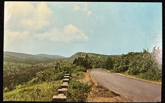 Brockway Mountain Drive, Between Eagle Harbor-Copper Harbor, Michigan - Vintage Postcard