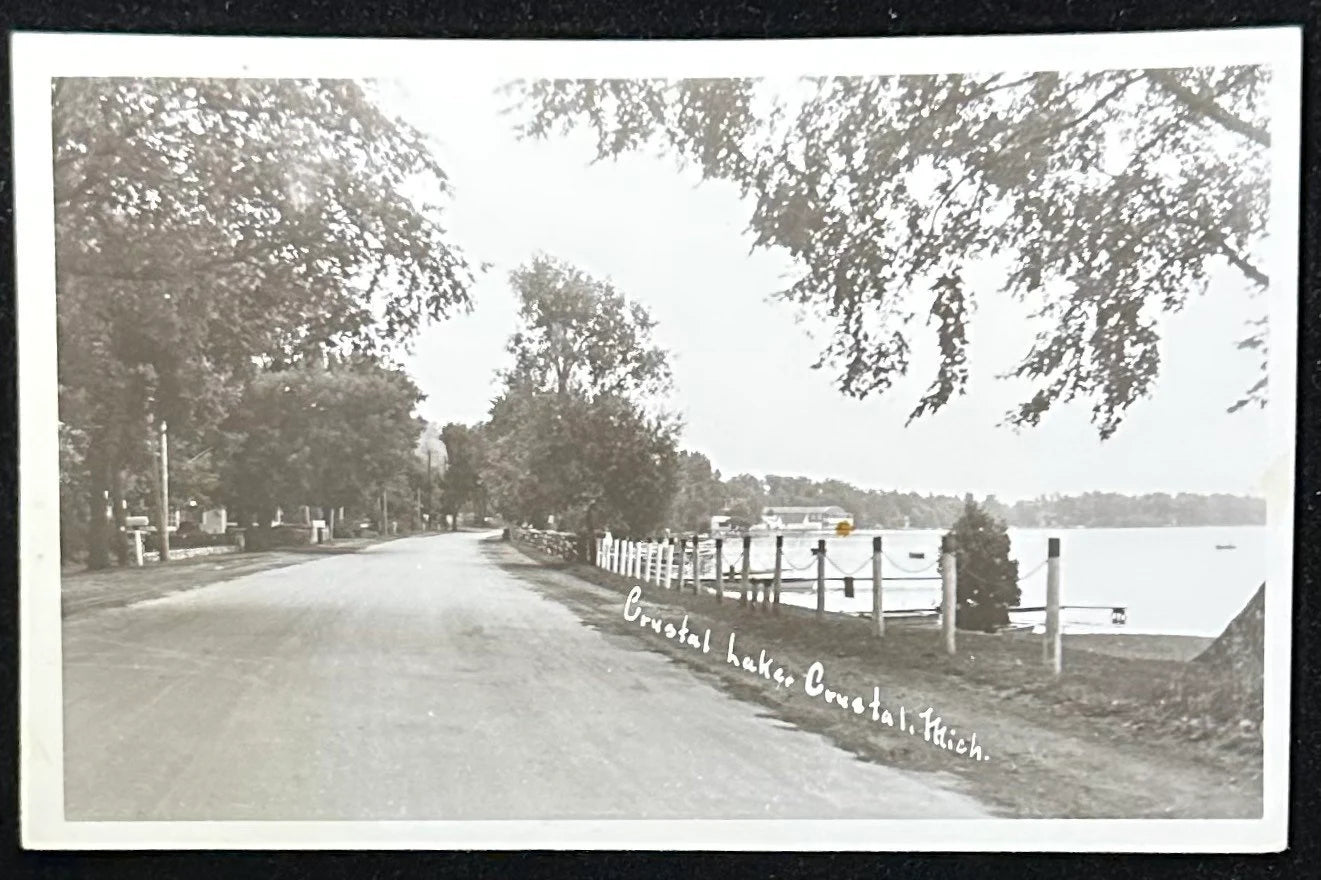 Crystal Lake, Crystal, Michigan - Vintage Postcard