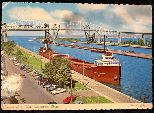 Entering Locks Under International Bridge - Vintage Postcard - 60 and 70s Cars in Photo