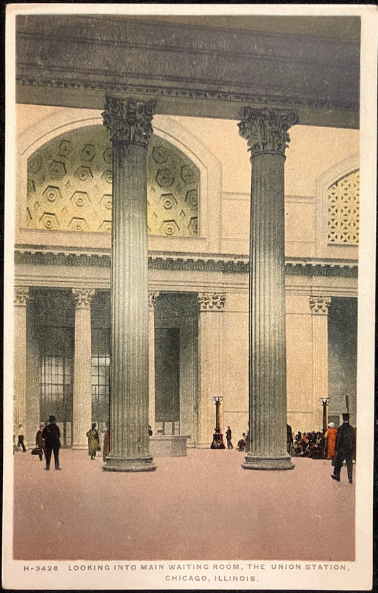Looking into Main Waiting Room, the Union Station, Chicago, Illinois - Vintage Postcard