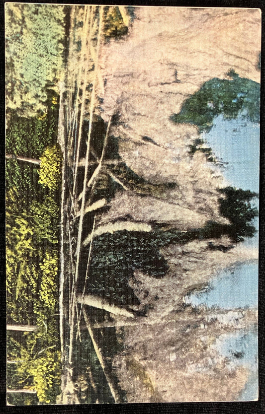 Kitch-Iti-Ki-Pi Spring, Manistique, Michigan - Vintage Postcard