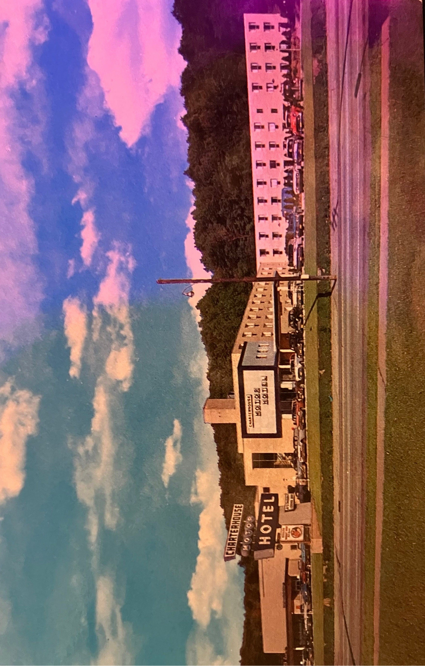 Charterhouse Motor Hotel  in Euclid (Cleveland), Ohio - Vintage Postcard