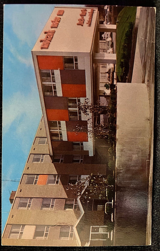 MOHAWK MOTOR INN in Cincinnati, Ohio -  Vintage Postcard of Motel