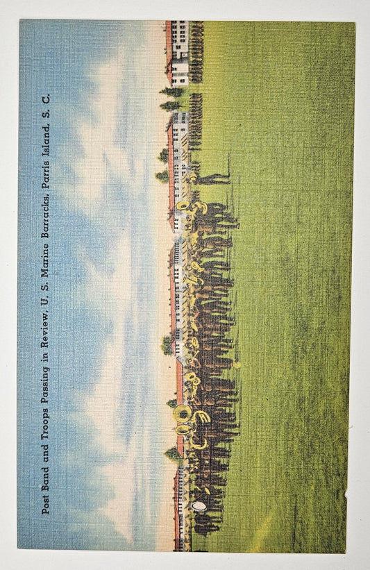 U.S. Marine Band And Troops Postcard Barracks At Parris Island South Carolina - Marines in Training - Marine Entertainment 1930s