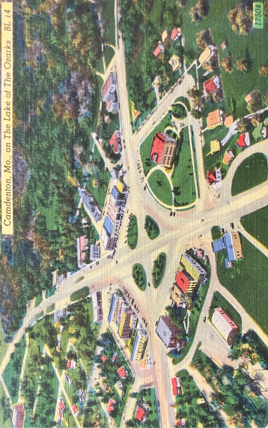 Camdenton, Missouri, On The Lake of The Ozarks - Linen Postcard