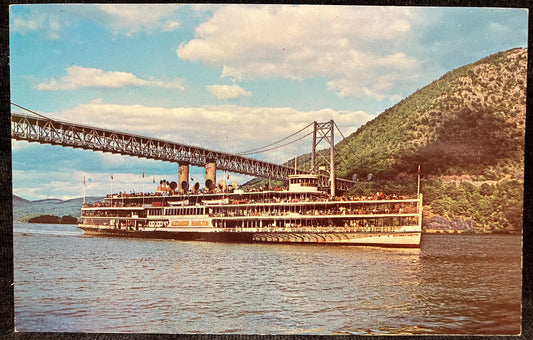Hudson River Day Line Ship, Alexander Hamilton - New York - Photo: Jim Shaughnessy - Vintage Ship Postcard