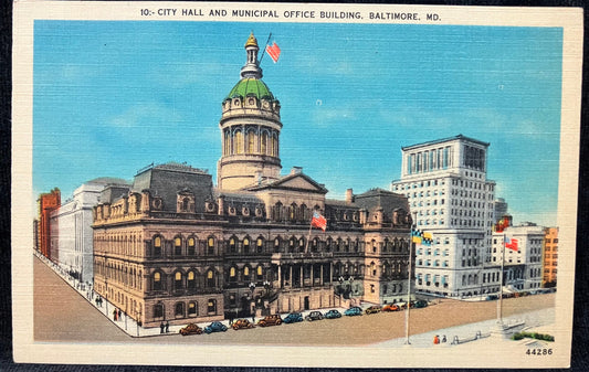 City Hall and Municipal Office Building, Baltimore, Maryland - Vintage colorized Postcard