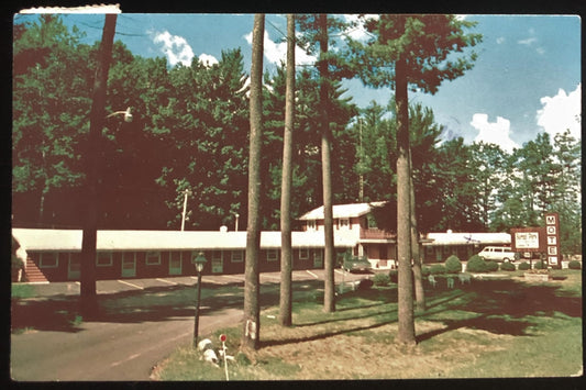 Bambi Park Motel Iron Mountain, Michigan - 1980's Vintage Postcard