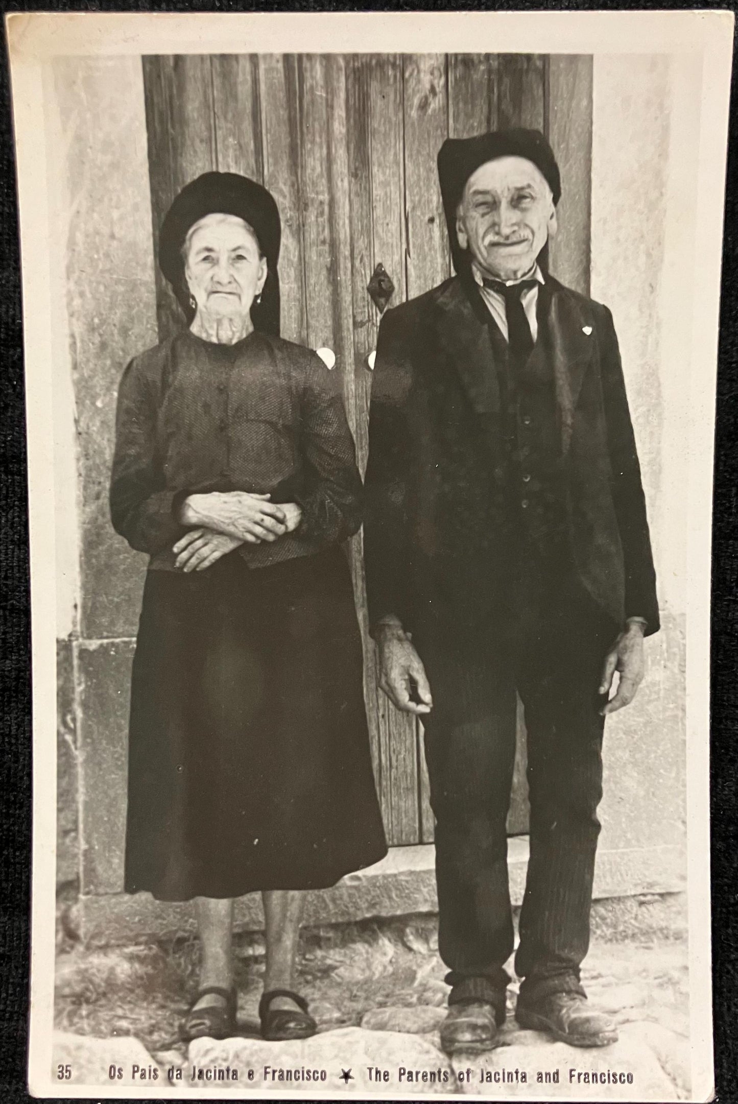 RPPC - Os Pais da Jacinta e Francisco The Parents of Jacinta and Francisco - Portugal - Were Seers Of Fatima - 1916 Catholic Shepard Children