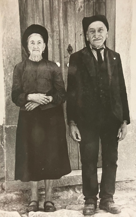 RPPC - Os Pais da Jacinta e Francisco The Parents of Jacinta and Francisco - Portugal - Were Seers Of Fatima - 1916 Catholic Shepard Children