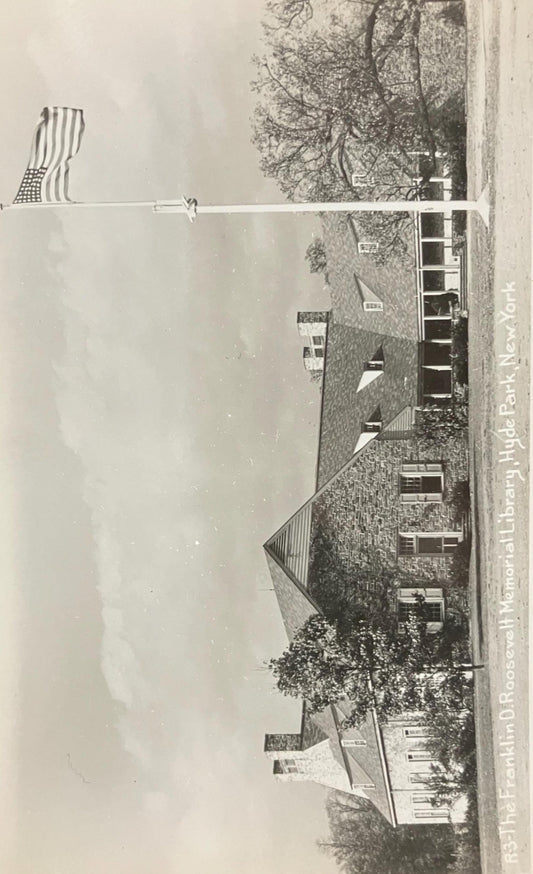 RPPC - The Franklin D. Roosevelt Memorial Library, Hyde Park, New York