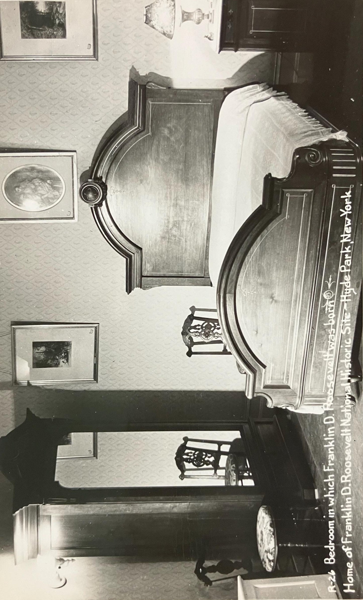 RPPC - Bedroom in which Franklin D. Roosevelt was Born Home of Franklin D. Roosevelt National Historic Site - Hyde Park, New York