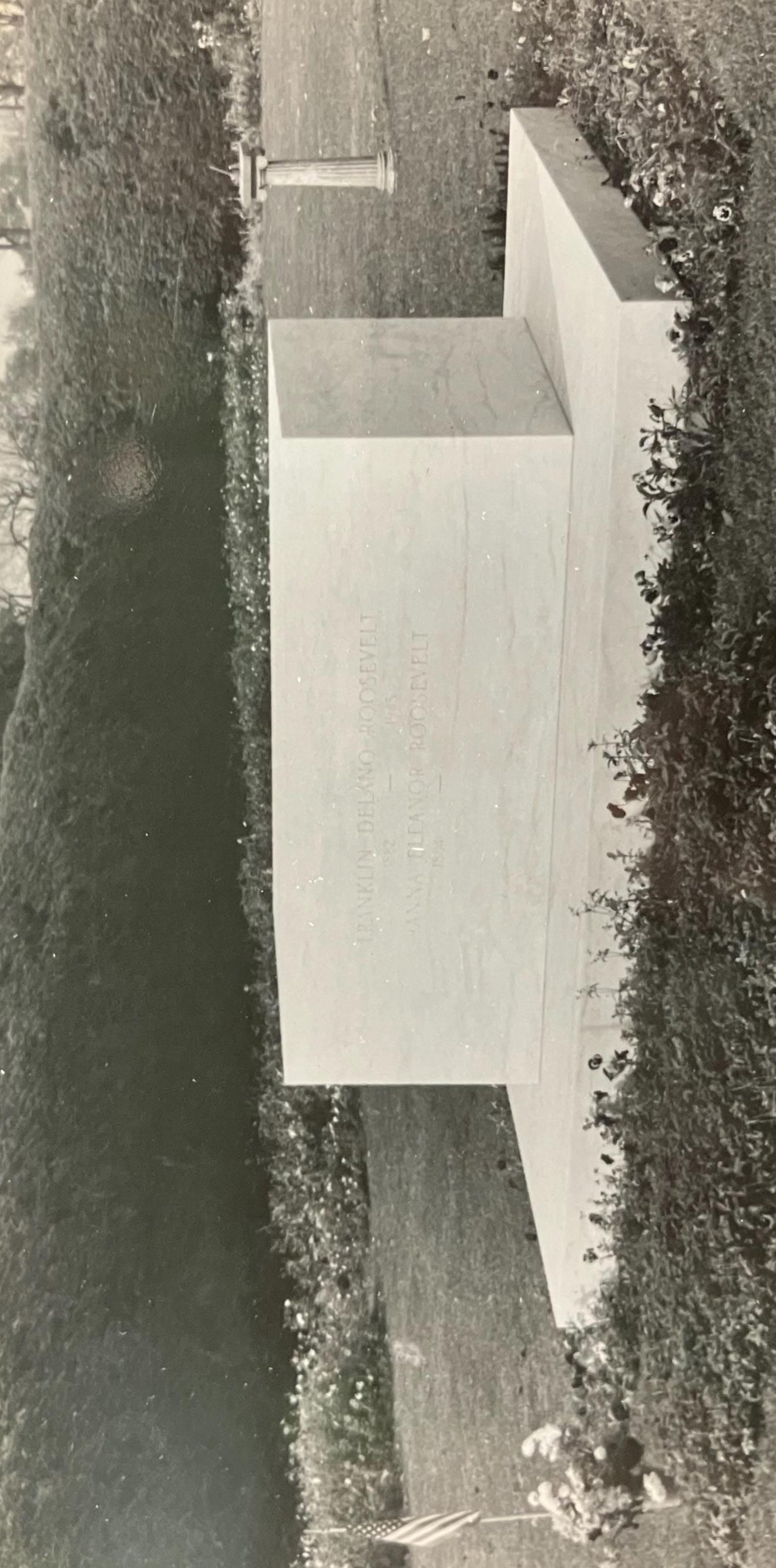 RPPC - The Grave and Monument of Franklin D. Roosevelt. Home of Franklin D. Roosevelt National Historic Site - Hyde Park, New York