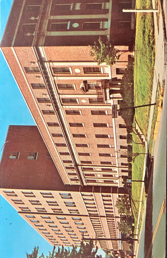 Meriden Hospital - Bradley Memorial Nurses Home - Hospital Postcard