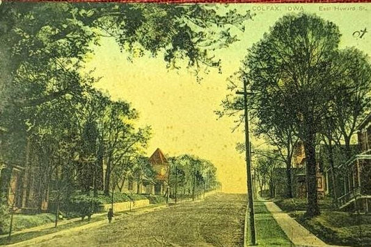 Colfax, Iowa, East Howard Street in 1910 - Vintage Postcard (Used)