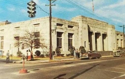 U.S. Post Office, Hattiesburg, Mississippi Vintage Postcard (Used)