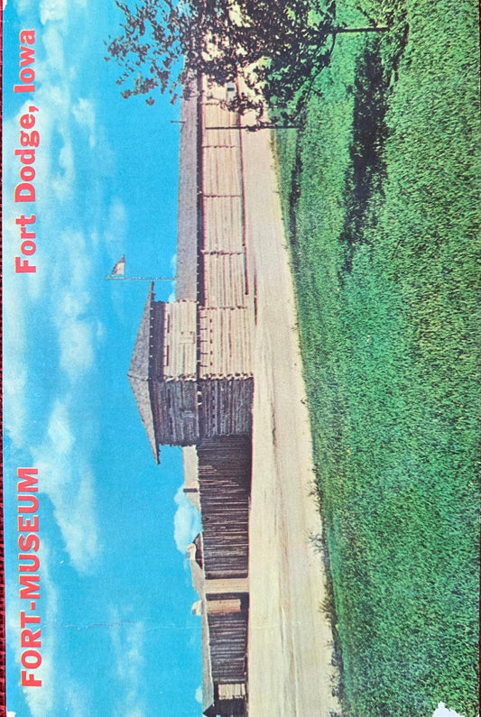 Fort-Museum, Fort-Dodge, Iowa IA Vintage Postcard