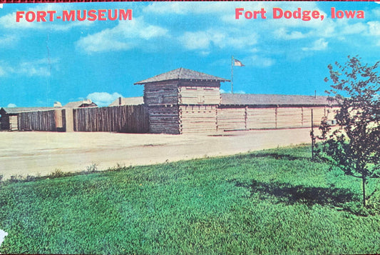 Fort-Museum, Fort-Dodge, Iowa IA Vintage Postcard
