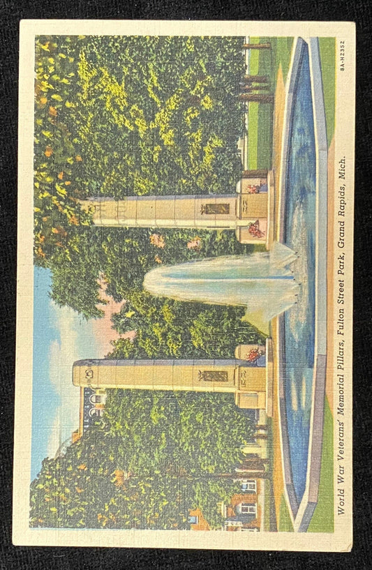 World War Veterans' Memorial Pillars - Fulton Street Park - Grand Rapids, Michigan - 1938 Linen Postcard
