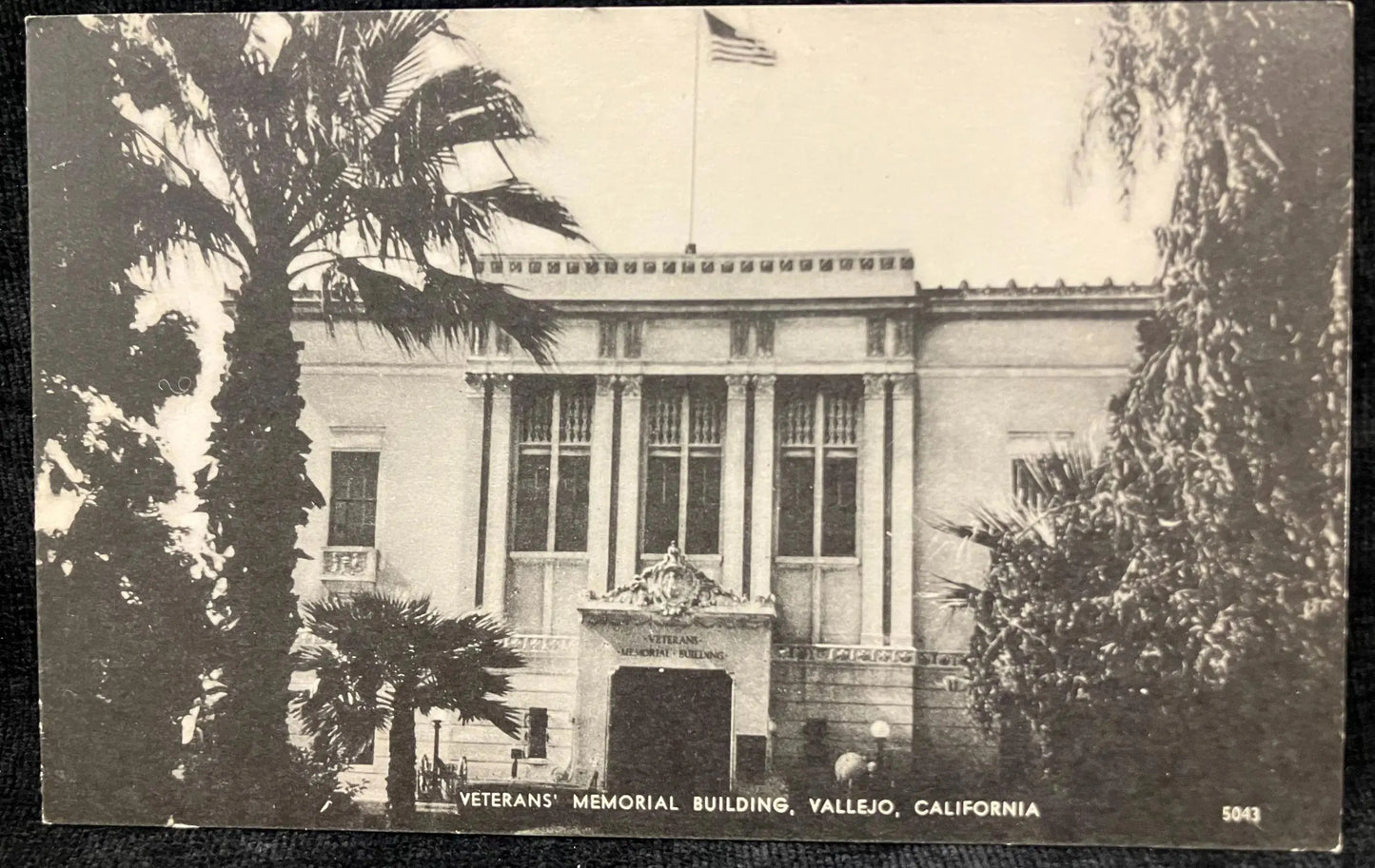 Veterans' Memorial Building, Vallejo, California - Vintage Black and White Postcard