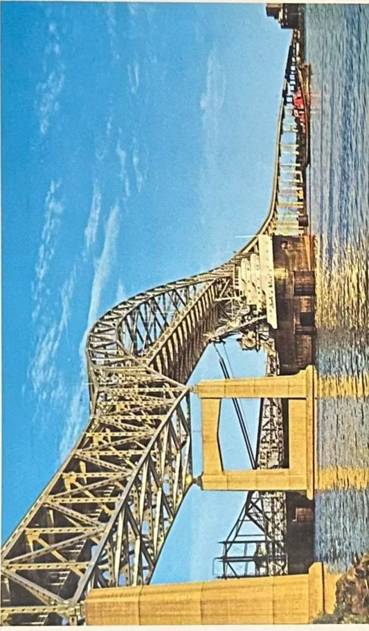 New Hi Bridge linking Superior, Wisconsin to Duluth, Minnesota - Vintage Postcard