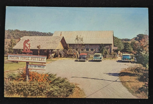 The Pigeon Forge Pottery, Pigeon Forge, Tennessee - Vintage Postcard