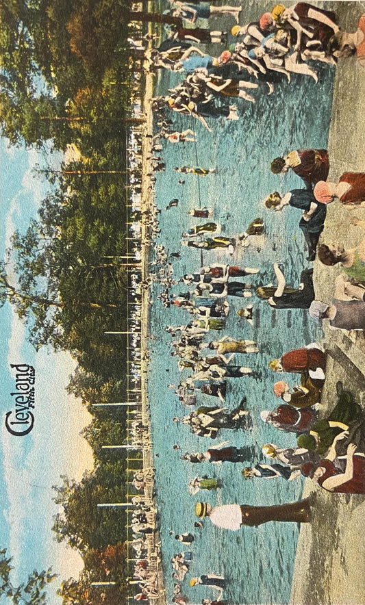 Swimming Pool in Garfield Park, Ohio - Vintage Park Postcard