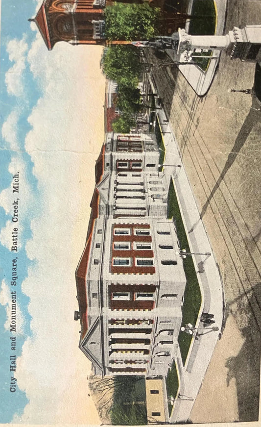City Hall and Monument Square, Battle Creek, Michigan - Vintage Postcard