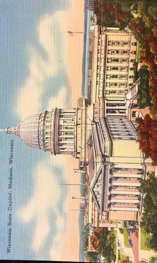 Wisconsin’s Capitol in Madison, Wisconsin - Vintage Capitol Postcard