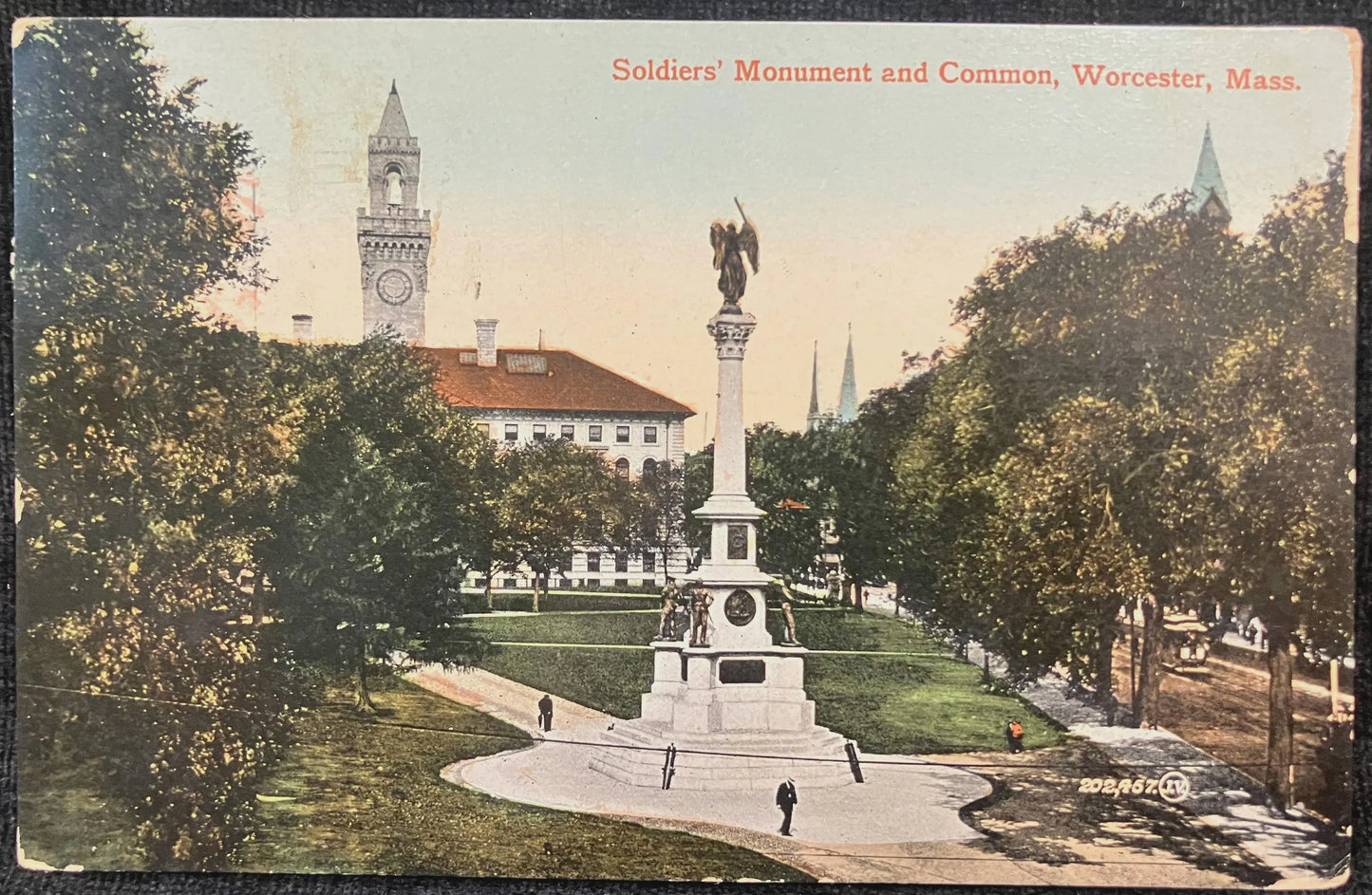 Soldier’s Monument and Common, Worcester, Massachusetts - 202,457. J.V - Printed in Great Britain - Vintage Army Postcard