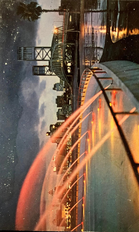 Friendship Fountain in Jacksonville, Florida - Photo: Don Ceppi - Vintage Highway Postcard