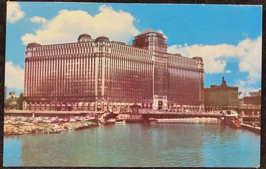 Merchandise Mart in Chicago, Illinois - Franklin-Orleans Bridge - Vintage Postcard