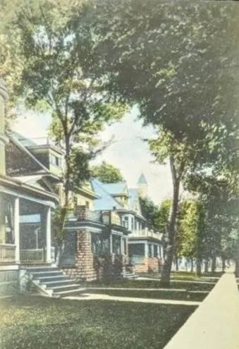 Beach Street, Flint, Michigan - Vintage Postcard