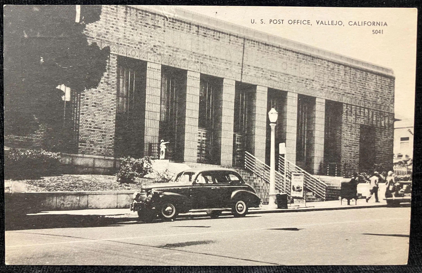 U. S. Post Office, Vallejo, California - Vintage Black and White Postcard