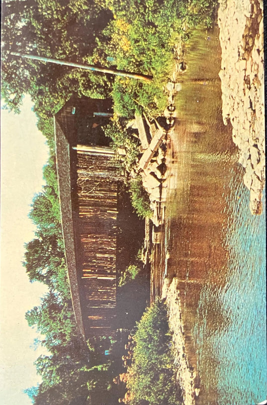 Covered Bridge in Ashtabula County, Ohio - Photo: Eldon M. Neff - Vintage Postcard