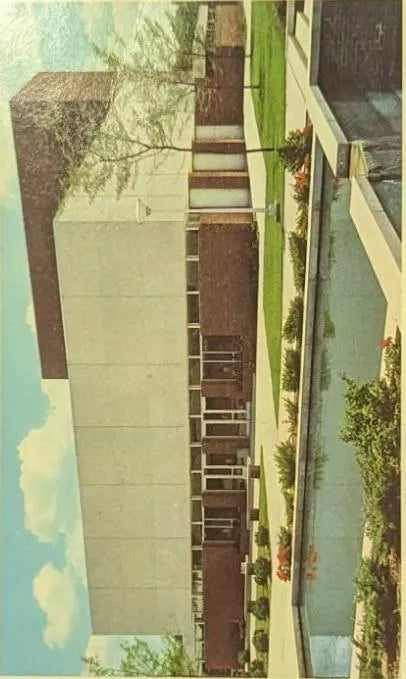 Kellogg Community College, Battle Creek, Michigan - Vintage Postcard