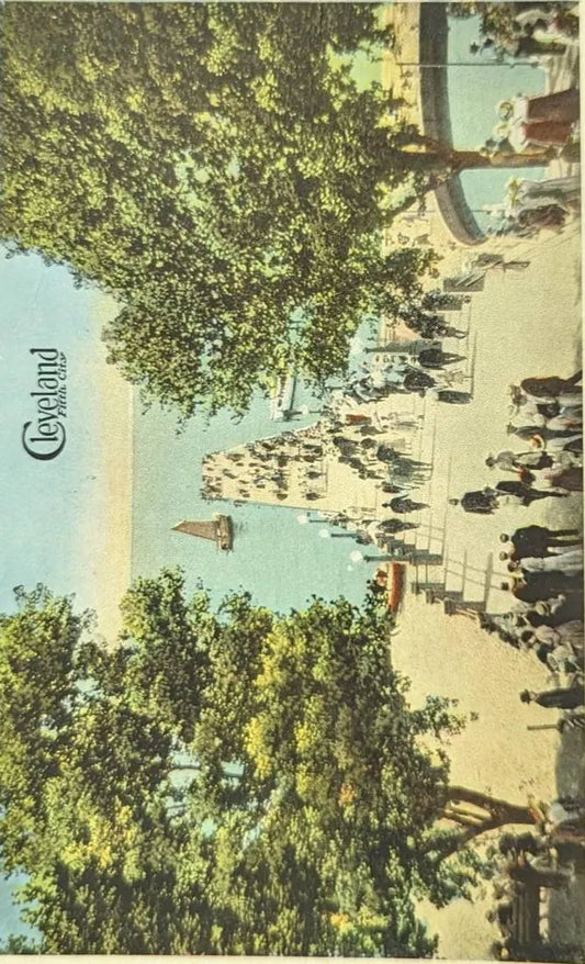Concrete Pier at Euclid Beach, Cleveland, Ohio - Vintage Postcard