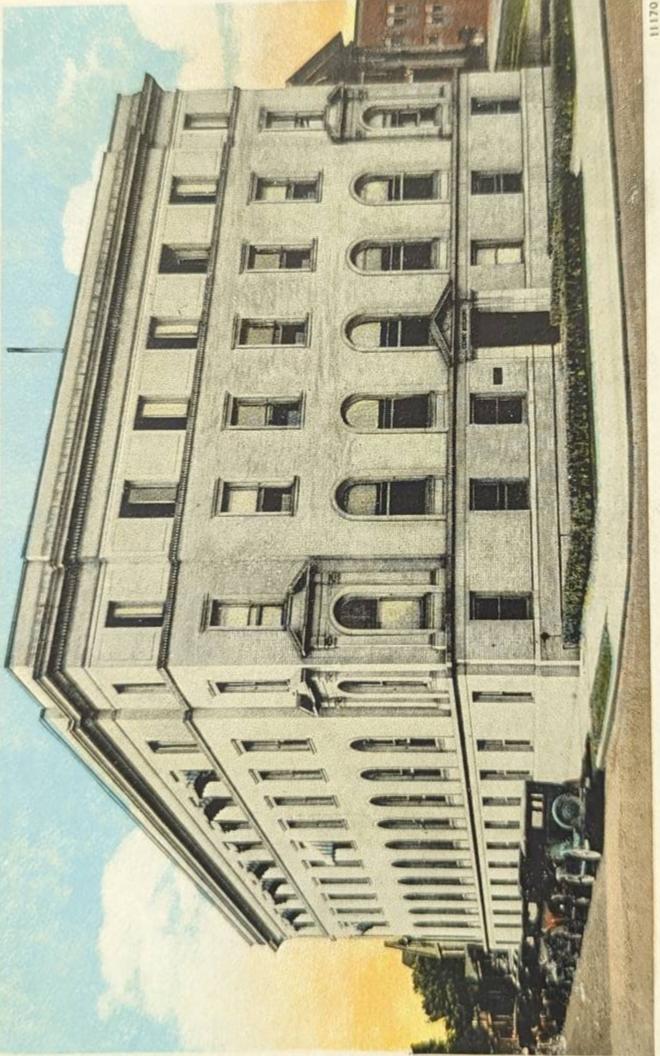 Clinic Building, Cleveland, Ohio - Vintage Postcard