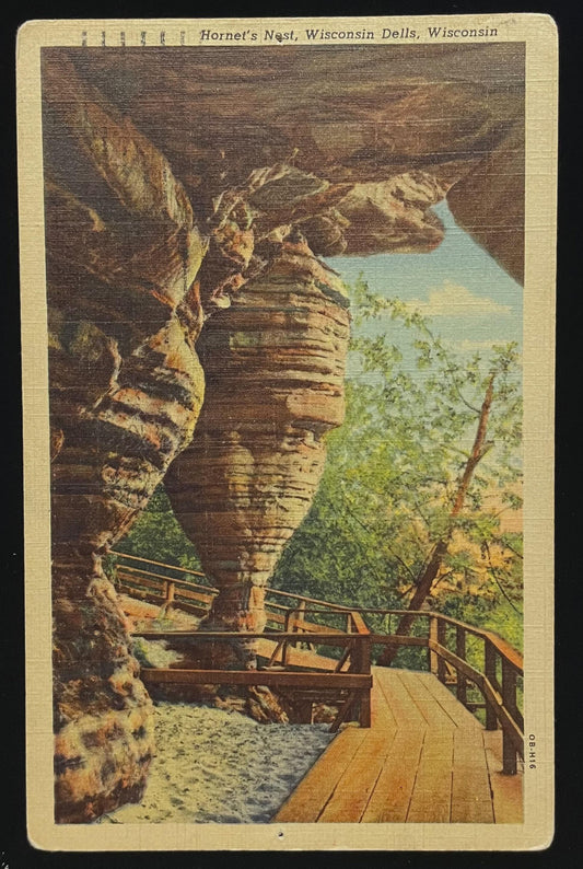 Hornet's Nest, Wisconsin Dells, Wisconsin - Vintage Postcard