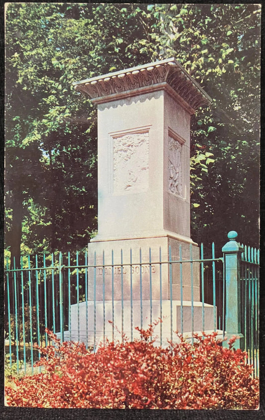 Daniel Boone's Grave - Frankfort, Kentucky - Ektachrome: Helen O'Brien - Vintage Cemetery Postcard