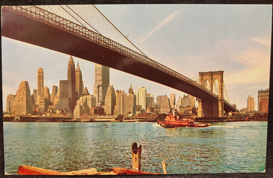 Brooklyn Bridge in New York City - Photo: Mike Roberts - Vintage Bridge Postcard